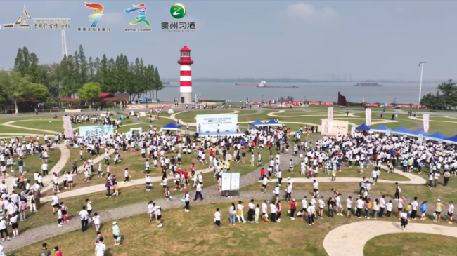 1776741570-8c903cb9c81e481